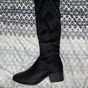 Knee high heeled boots!